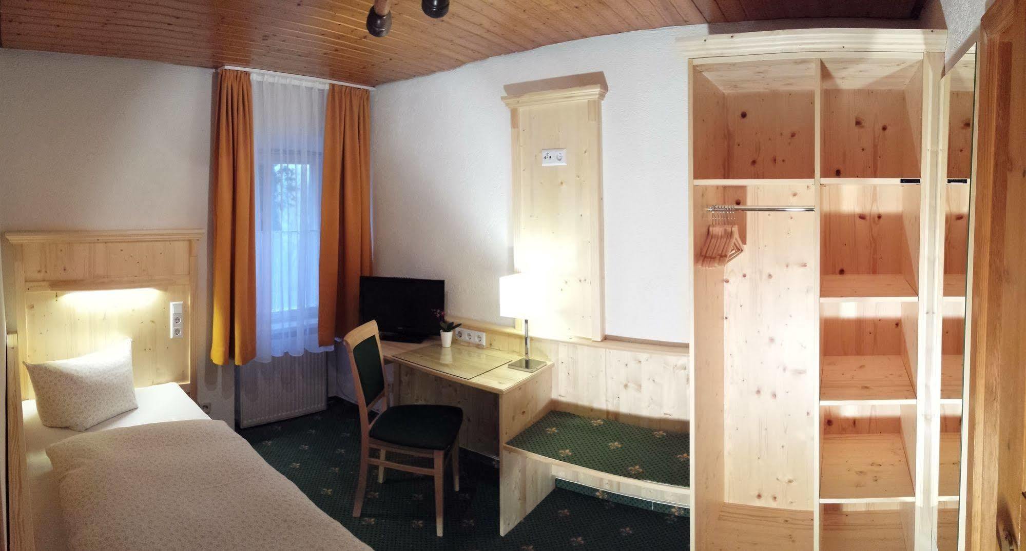 Gasthaus Zur Oelmuehle Oberderdingen Exterior foto
